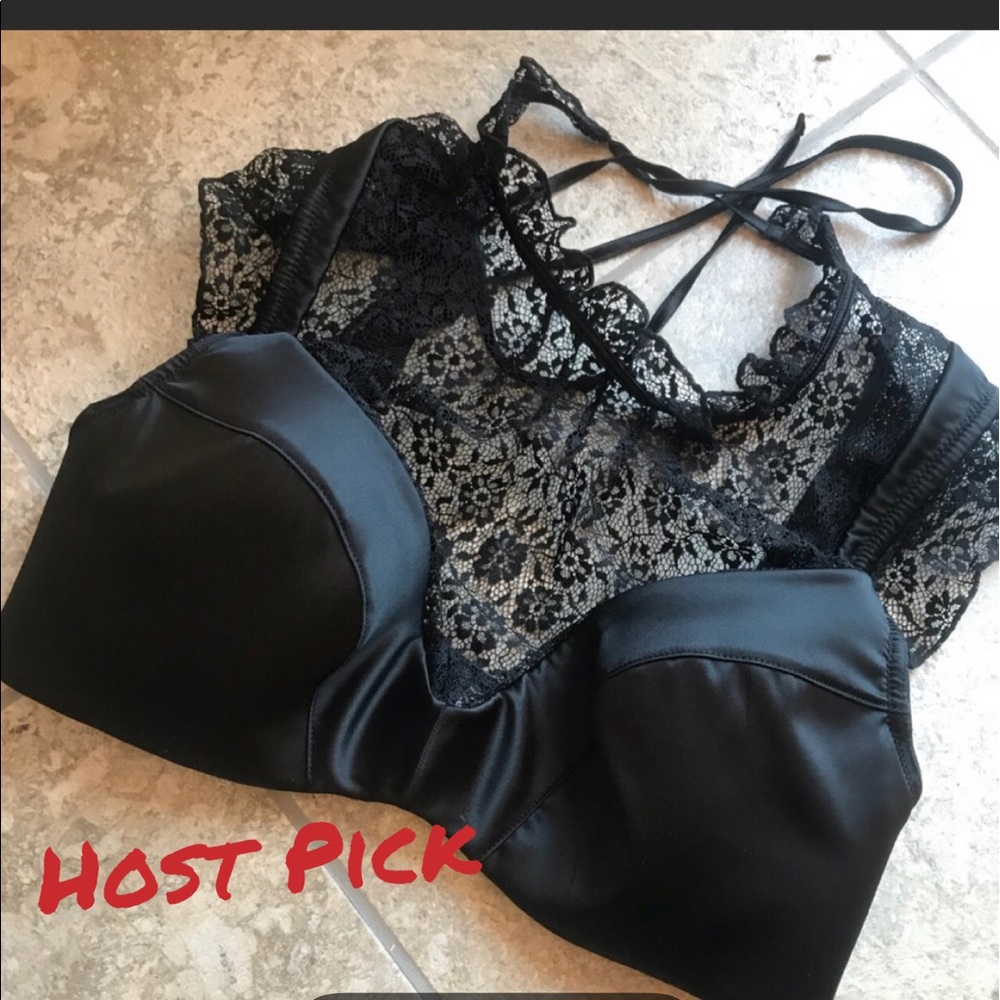 🎉Host Pick🎉Victoria’s Secret High-neck Bra